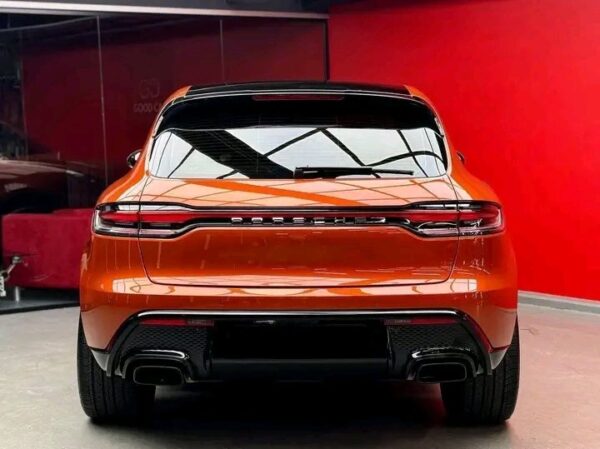 PORSCHE MACAN