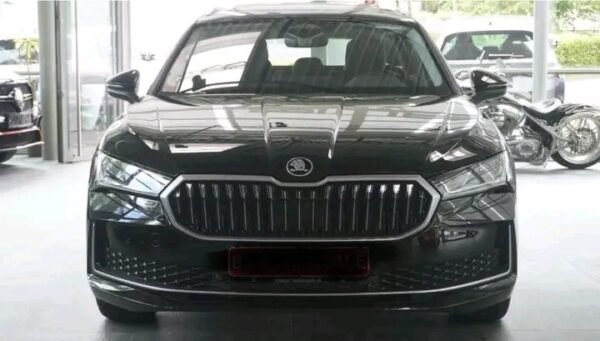 2025/03/1000020340.jpg Skoda Superb