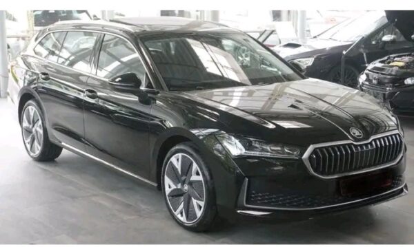 2025/03/1000020344.jpg Skoda Superb