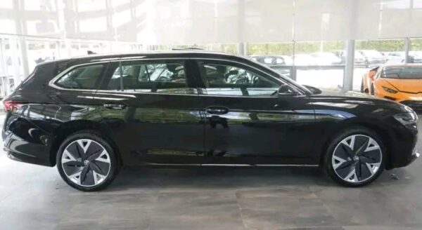 2025/03/1000020346.jpg Skoda Superb