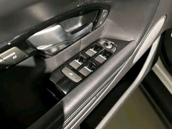 2025/03/1000020973.jpg Range Rover Evoque