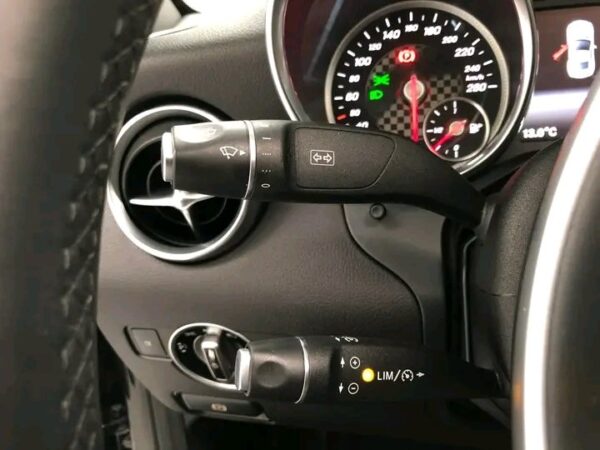 MERCEDES-BENZ SLC