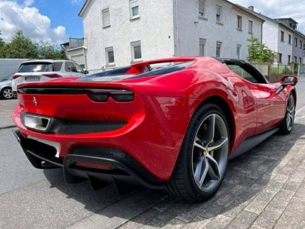 Ferrari 296 GTS Spider
