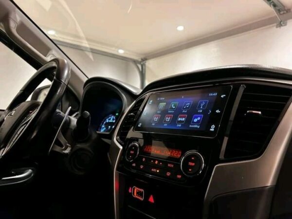 Mitsubishi L200