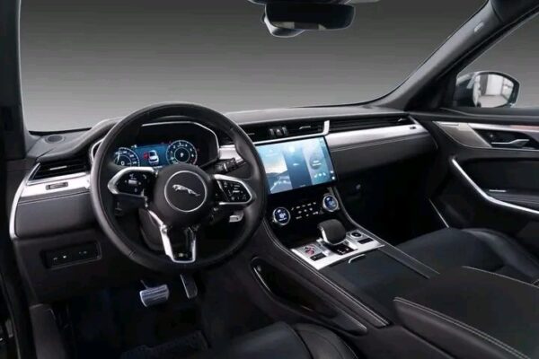 Jaguar F-PACE