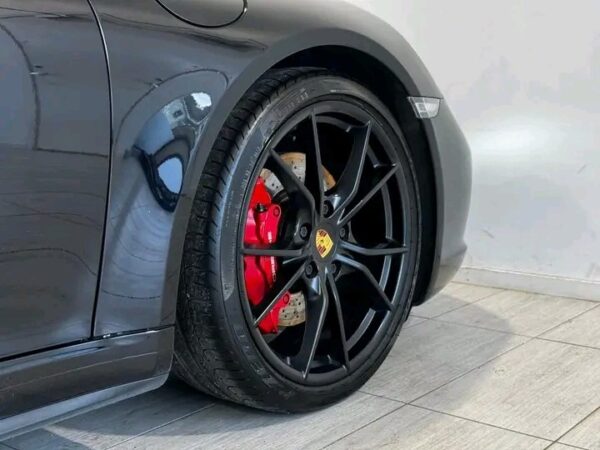 Porsche 911 CARERRA