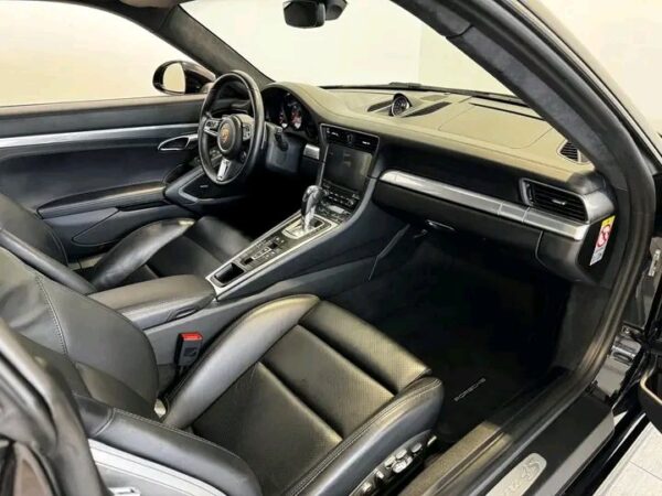 Porsche 911 CARERRA