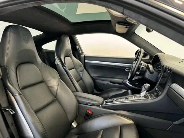 Porsche 911 CARERRA