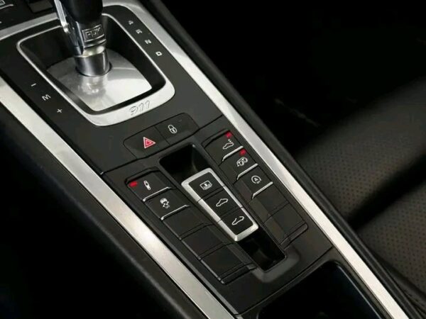Porsche 911 CARERRA