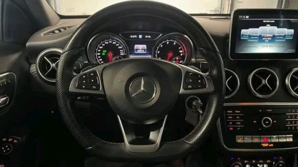 Mercedes-Benz A180