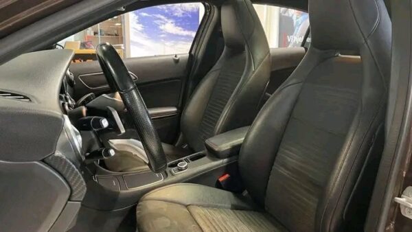 Mercedes-Benz A180