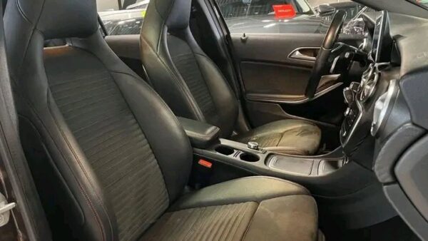 Mercedes-Benz A180