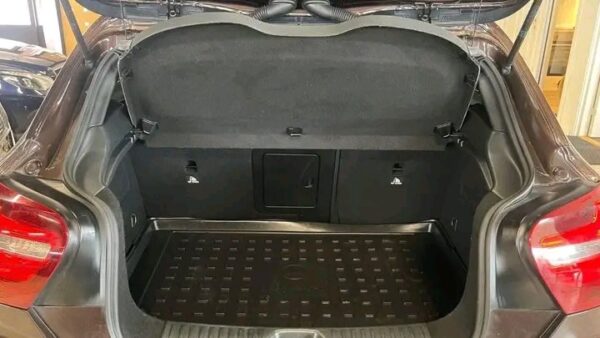 Mercedes-Benz A180