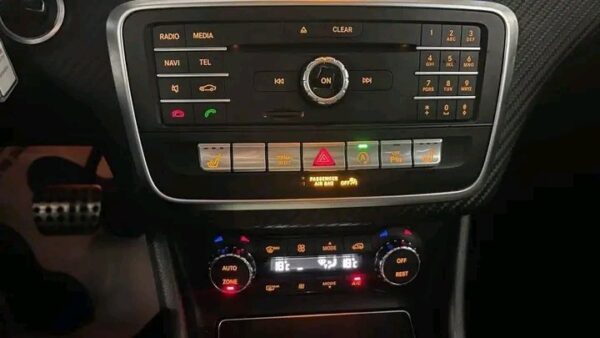 Mercedes-Benz A180