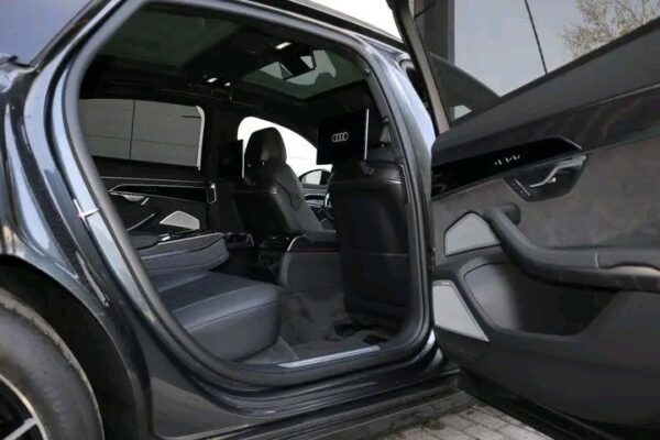 Audi A8L