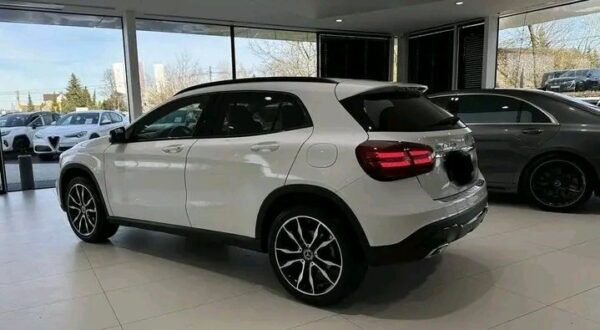 Mercedes-Benz GLA 200