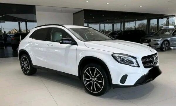 Mercedes-Benz GLA 200