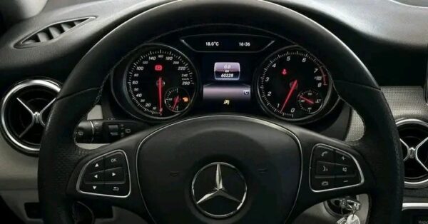 Mercedes-Benz GLA 200