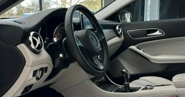 Mercedes-Benz GLA 200
