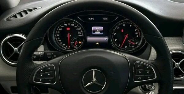 Mercedes-Benz GLA 200
