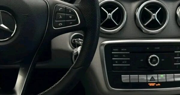 Mercedes-Benz GLA 200