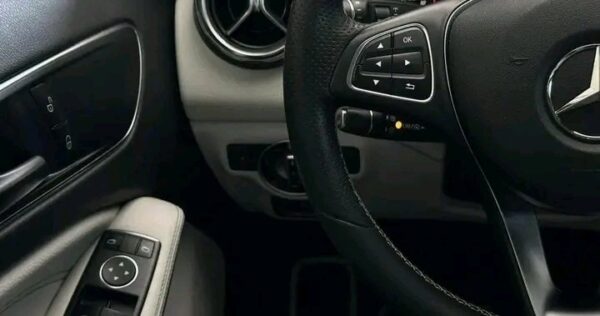 Mercedes-Benz GLA 200