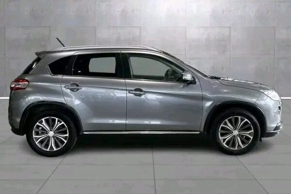 Peugeot 4008