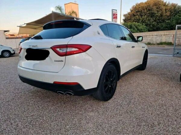 2025/06/1749811181317.jpg Maserati Levante
