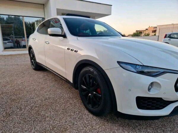 2025/06/1749811193025.jpg Maserati Levante
