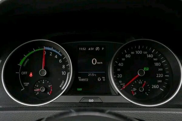 2025/08/1756462096332.jpg Volkswagen Golf 1.4 TSI